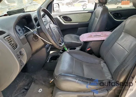 2004 Ford Escape Xlt z USA, uszkodzony, nr VIN 1FMYU03154KB52292